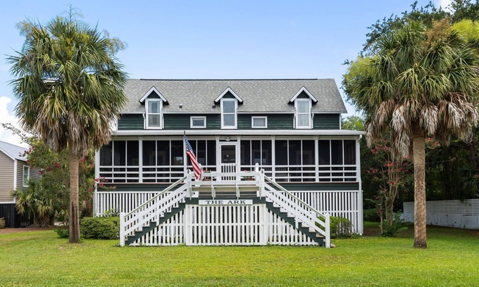 Sullivan's Island House | Historic 4-bedroom House on Sullivan's Island w/Hammock & Elevator