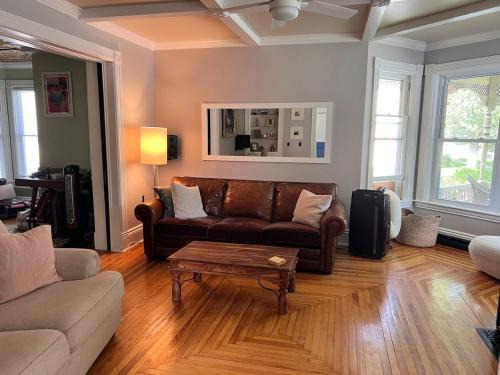 Fair Haven House | Historic 4 Bed 2 Bath Victorian Estate Fast Wifi