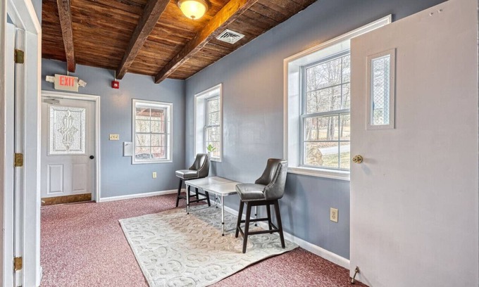 Warfordsburg House | Historic 4BR renovated home
