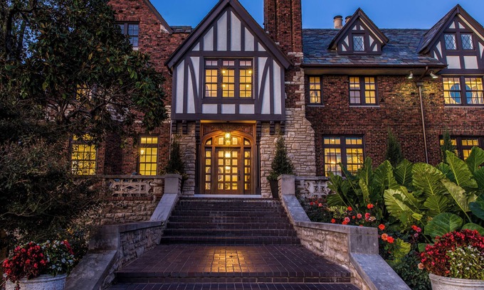 Downtown Tulsa House | Historic 7-bedroom Mansion on the Arkansas River