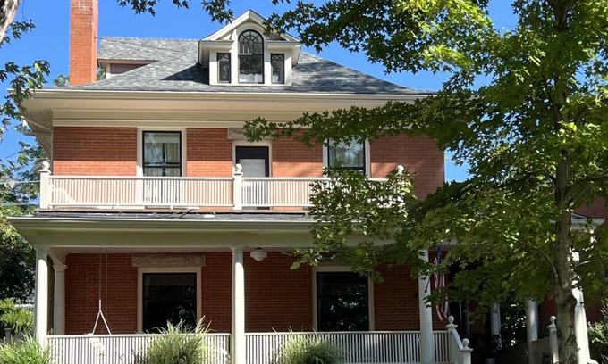 Mapleton Hill House | Historic and Renovated home, minutes to Pearl Street and hiking trails.