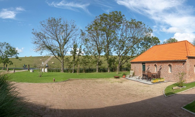 Dornum Cottage | Historic bakery right on the North Sea dike