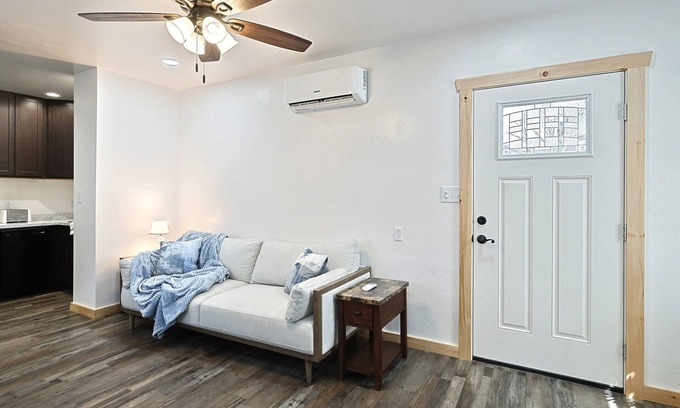 New Oxford Cottage | Historic Barker Cottage near Gettysburg
