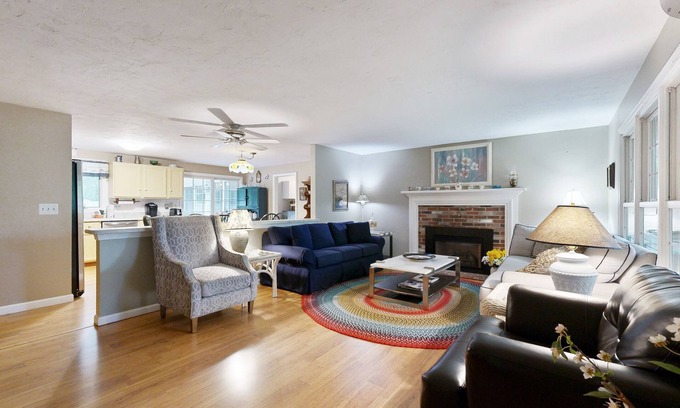 Barnstable House | Historic Barnstable Village Home w/Private Yard - Near Beach
