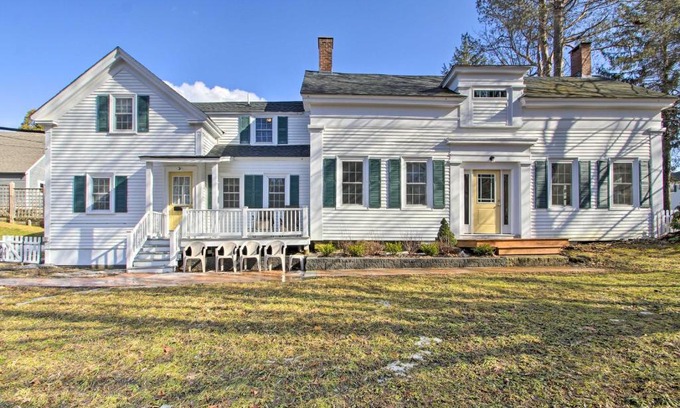 Bath House | Historic Bath Home, Walk to Waterfront Park!