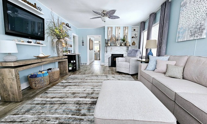 Bluffton House | Historic Beach House steps away from The Deck & across from the beach.