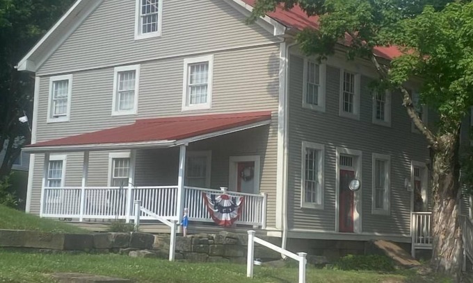 Deersville Hotel | Historic building, Historic town go back in time, near lakes & hiking trails.