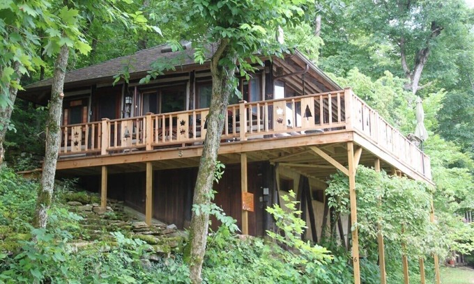 Eureka Springs House | Historic Cabin on Lake Lucerne + 5 Mins to Eureka!