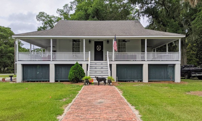 St. Marys House | Historic "Cannon Ball" House Close to Cumberland ferry and historic down town.
