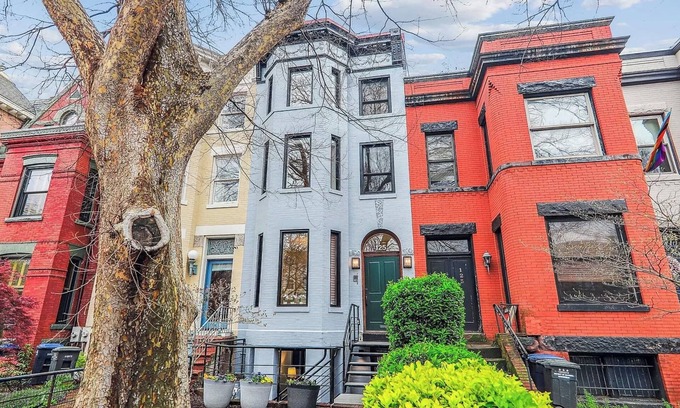 Northeast Apartment | Historic Capitol Hill Retreat