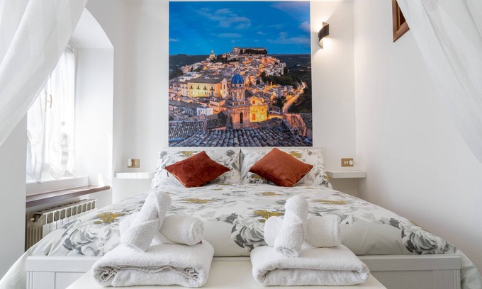 Borgo San Leonardo Apartment | Historic Centre · Leonardo House