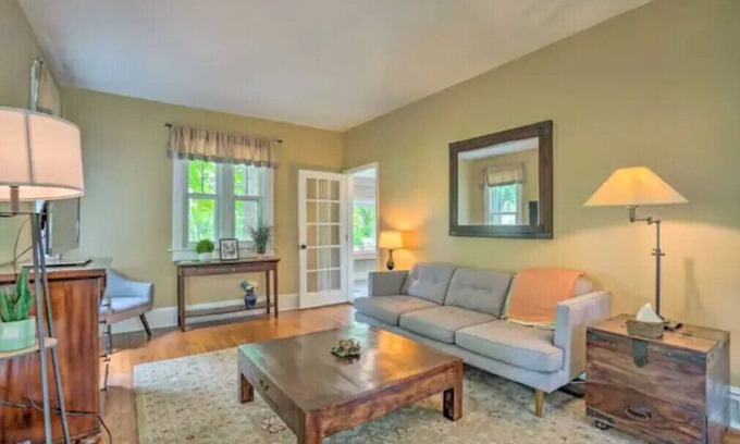 Charles Town House | Historic Charles Town Home. Centrally Located