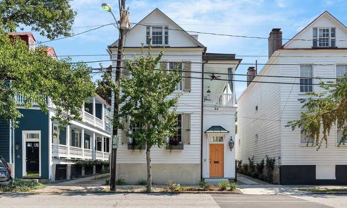 Ansonborough House | Historic Charleston home located in the heart of downtown Charleston