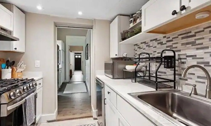 Black Pearl House | Historic Charm | Cafes/Bars | Walk to St. Charles