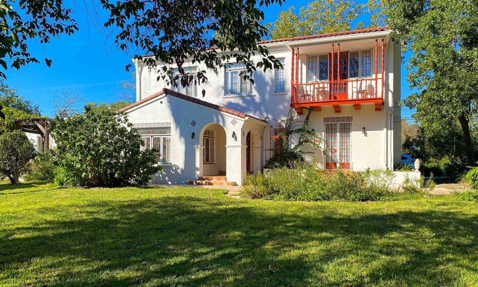 Oak Park - Northwood House | Historic charmer with a pool, gardens, gym, & game room- dogs ok