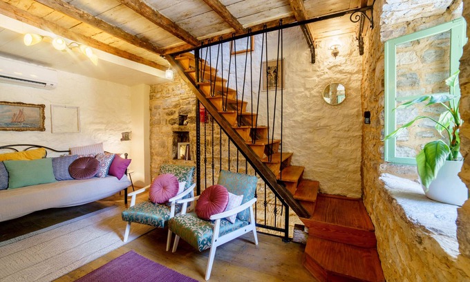 Kastel Sucurac House | Historic & Charming Stone house Kala by the sea
