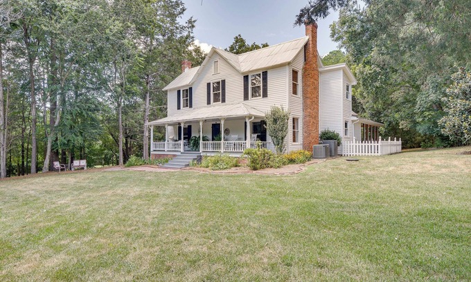 Bynum House | Historic & Charming Pittsboro Home w/Fireplaces