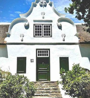 Tulbagh Villa | Historic Church Street Charmer!