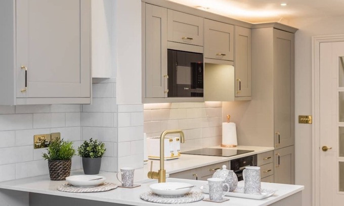 Chester Apartment | Historic City Centre Townhouse