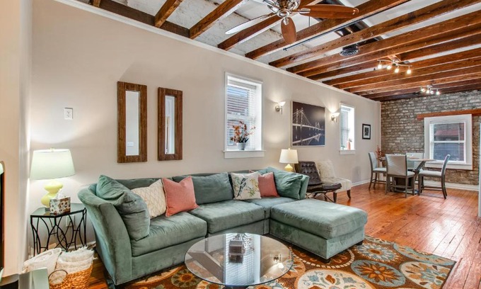 Historic District - North Apartment | Historic City Market - Loft Off Broughton Too