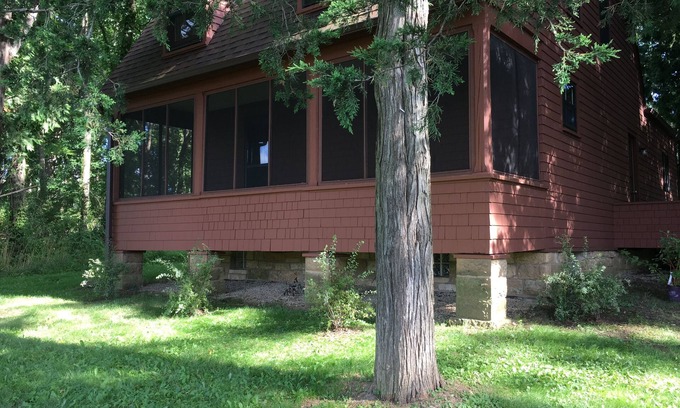 Spring Green House | Historic Cottage in Spring Green, Wisconsin