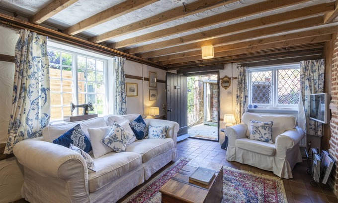Bridge House | Historic Cottage in village very close to Canterbury