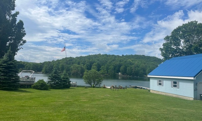 Argyle Cottage | Historic Cottage- near Saratoga- on Summit Lake