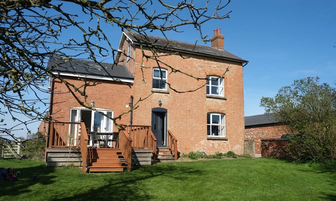 Sibbertoft Other | Historic cottage with a large scenic garden, located on a working farm