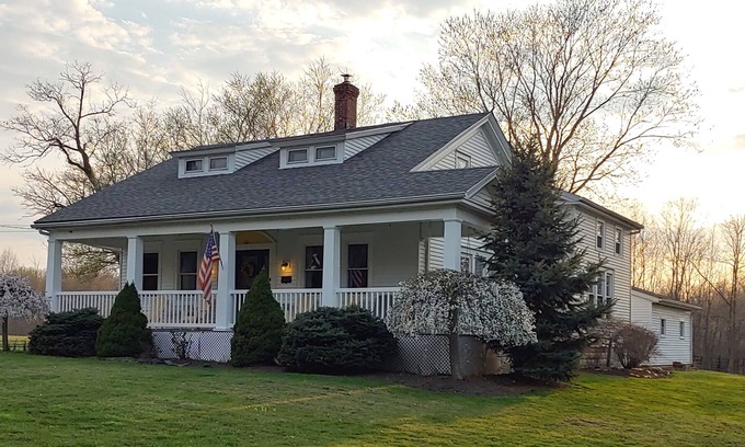 Vermilion House | Historic country lodge with hot tub. Mins from downtown Vermilion.