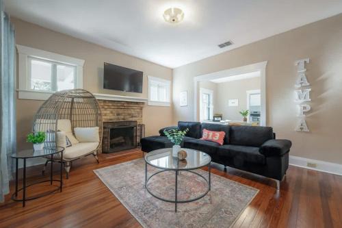 Seminole Heights House | Historic & Cozy Bungalow by Downtown