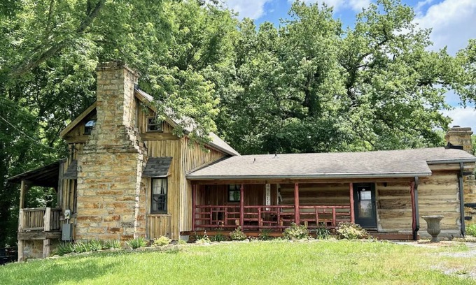 Arrington Cabin | Historic Creekside Cabin at Arrington Reserve