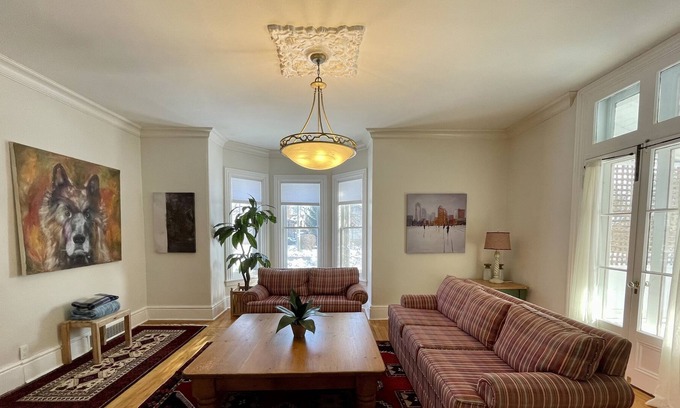 Sunnyside House | Historic Daisybank Cottage
