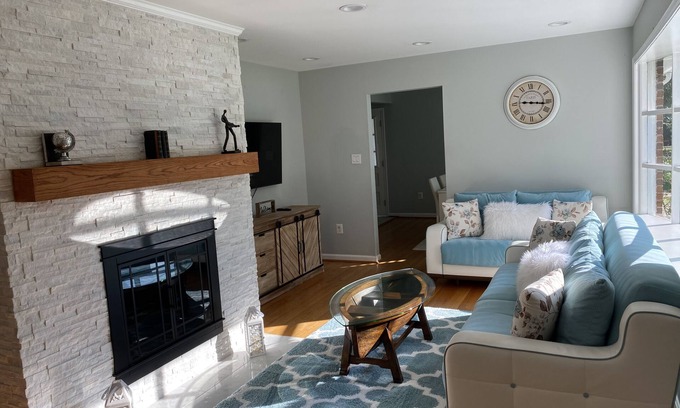 Lakeview House | Historic District,Entire upstairs