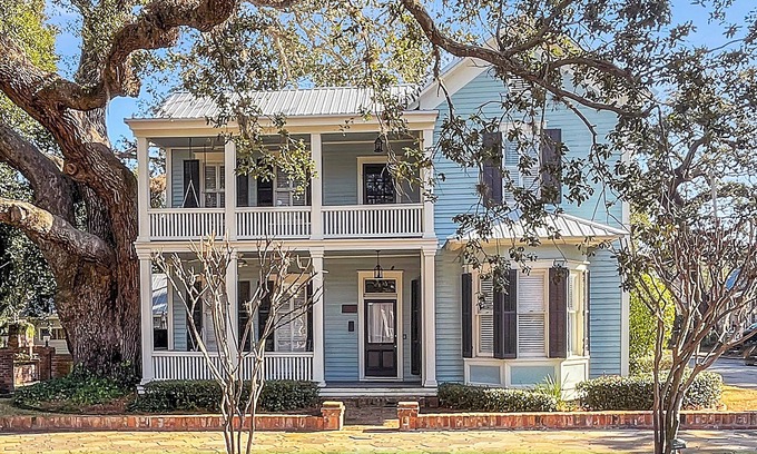 Brunswick House | Historic District - Grand Victorian Home with Courtyard near Island Beaches