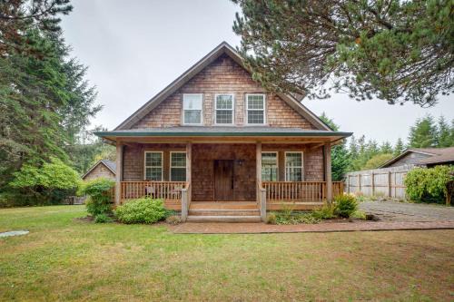 Ocean Park House | Historic District Home - Walk to Willapa Bay!