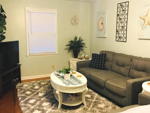 Wilmington Historic District Apartment | Historic district water viewprivate parking 3 cars