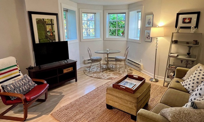 Cabbagetown Apartment | Historic Downtown Apartment