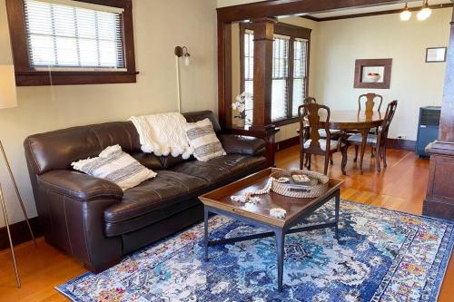Astoria Apartment | Historic Downtown Flat, # 2