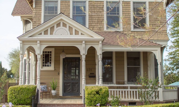 Paso Robles House | Historic Downtown House and Pool in Paso Robles Wine Country