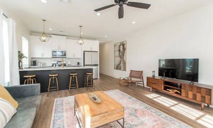 Hammond Condo | HiSTORIC DOWNTOWN HAMMOND CONDO 2 bed, 2 bath