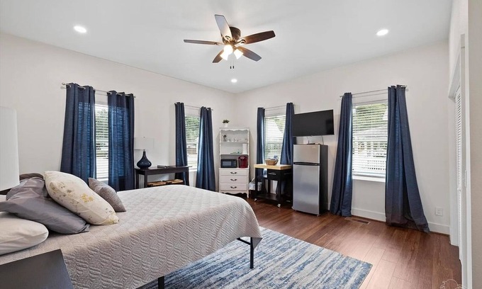 Downtown Apartment | Historic Downtown Studio