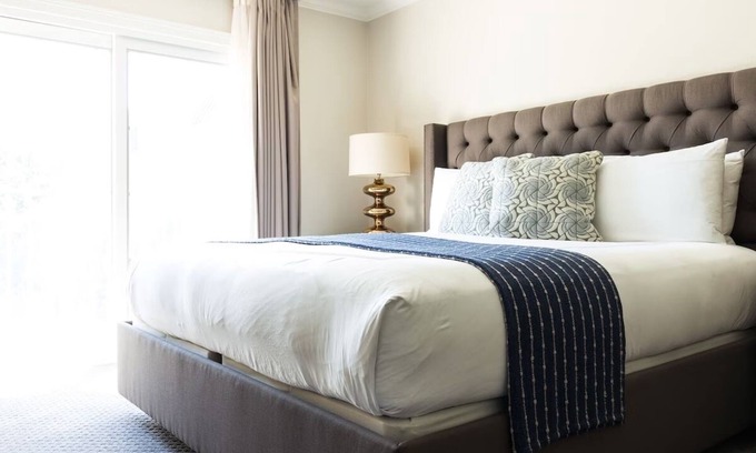 West Campus House | Historic Elegance Meets Modern Comfort – Enjoy On-Site Dining & Bar