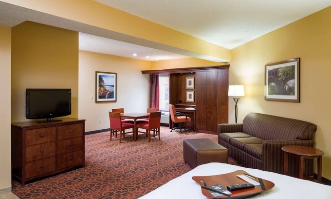 Selinsgrove Hotel | Historic Elegance Meets Modern Conveniences in Selinsgrove | 2 Units