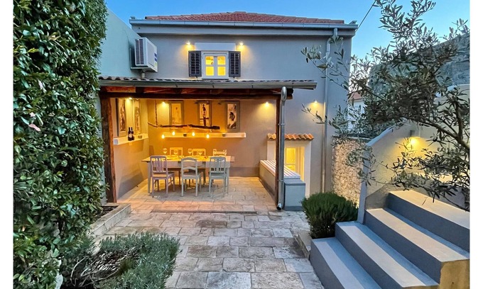 Jezera House | Historic Ensemble of two houses, garden, courtyard and parking