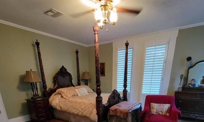 Franklin Bed & Breakfast | Historic Fairfax Bed and Breakfast