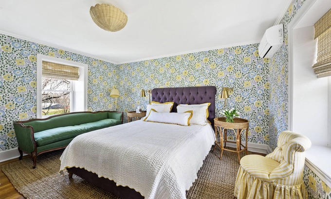Washington House | Historic Farmhouse on Sprawling 55 acre Horse Farm
