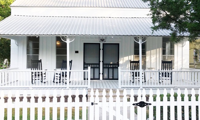 Fayetteville House | Historic Farmhouse near Round Top, Texas
