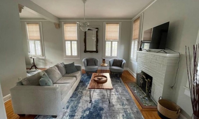 Five Points Apartment | Historic Fennelle Residence