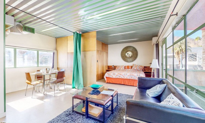 Uptown Design District House | Historic flat in the heart of downtown with pool access and private terrace
