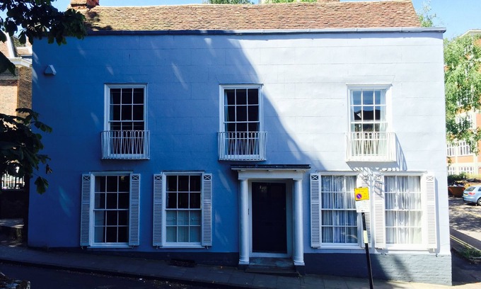 Colchester House | Historic Georgian House in Colchester Town Centre with parking